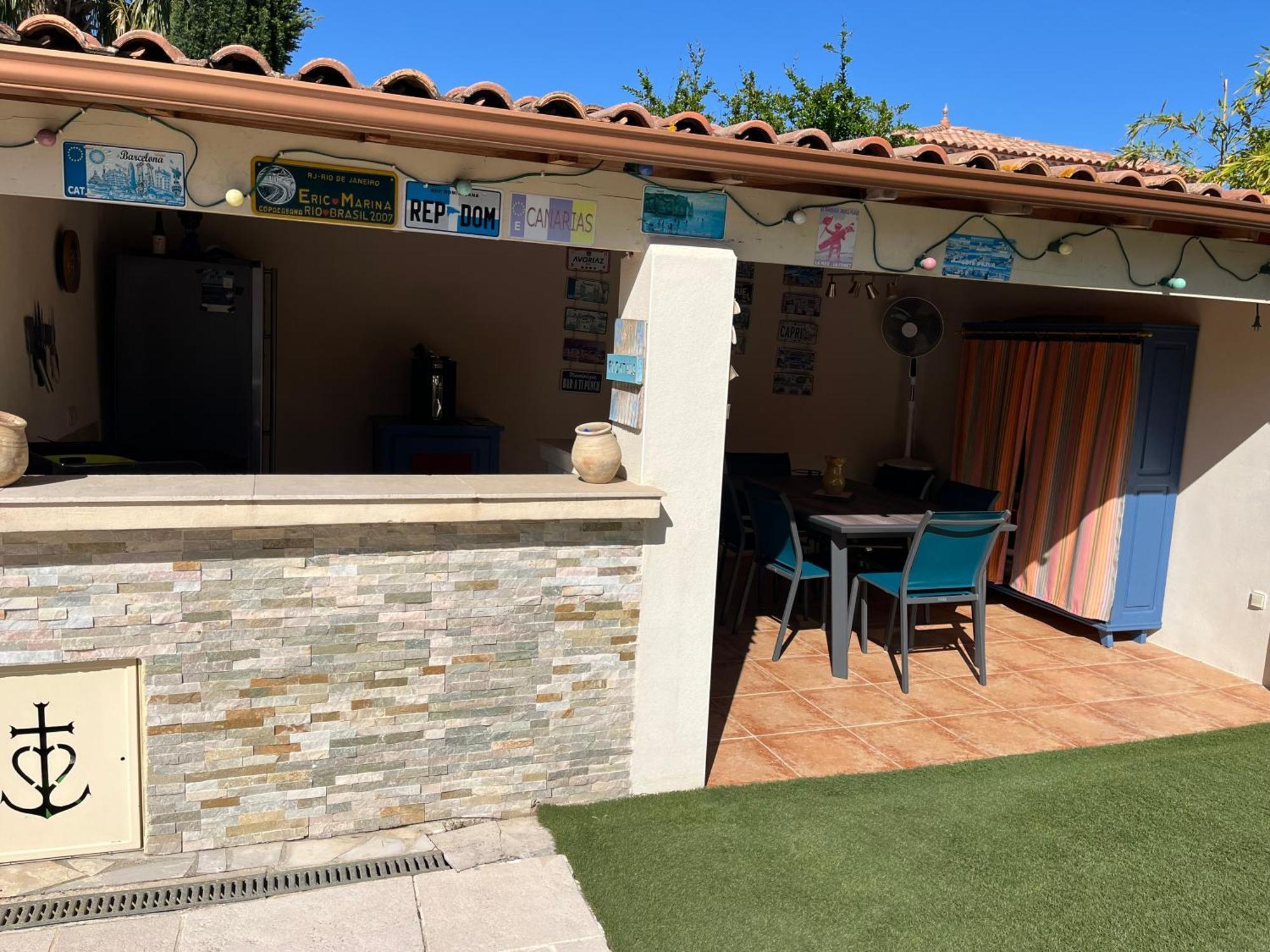 Villa Avec Piscine Gallargues-le-Montueux Kültér fotó