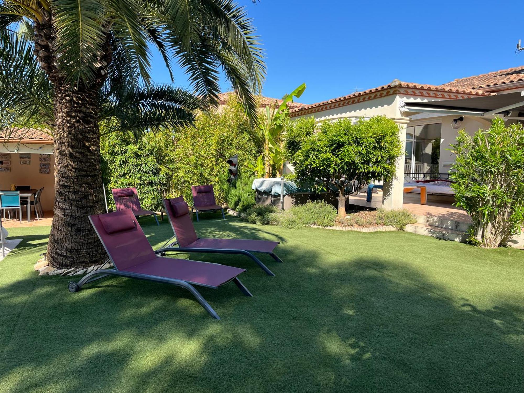 Villa Avec Piscine Gallargues-le-Montueux Kültér fotó